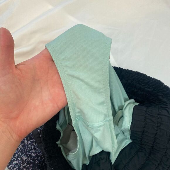 LULULEMON TRACKER SHORTS 3.5" INSEAM SIZE 6 Speckled Blue Running Drawstring - Picture 3 of 8